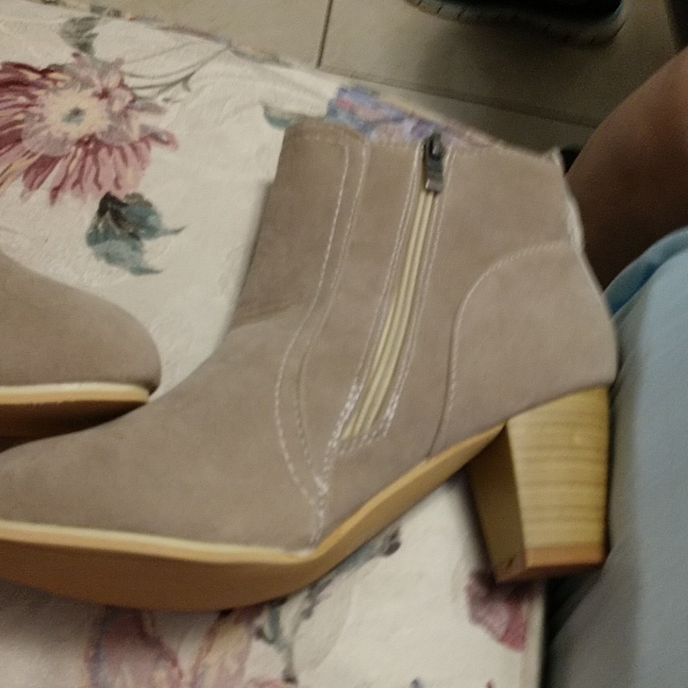 khaki boots